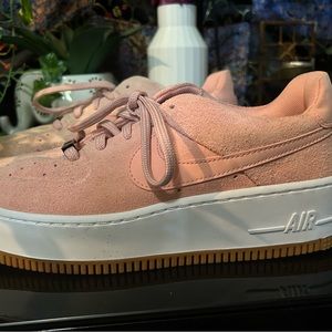 Nikis Woman’s Air-force 1 Sage Low Coral Stardust Af1